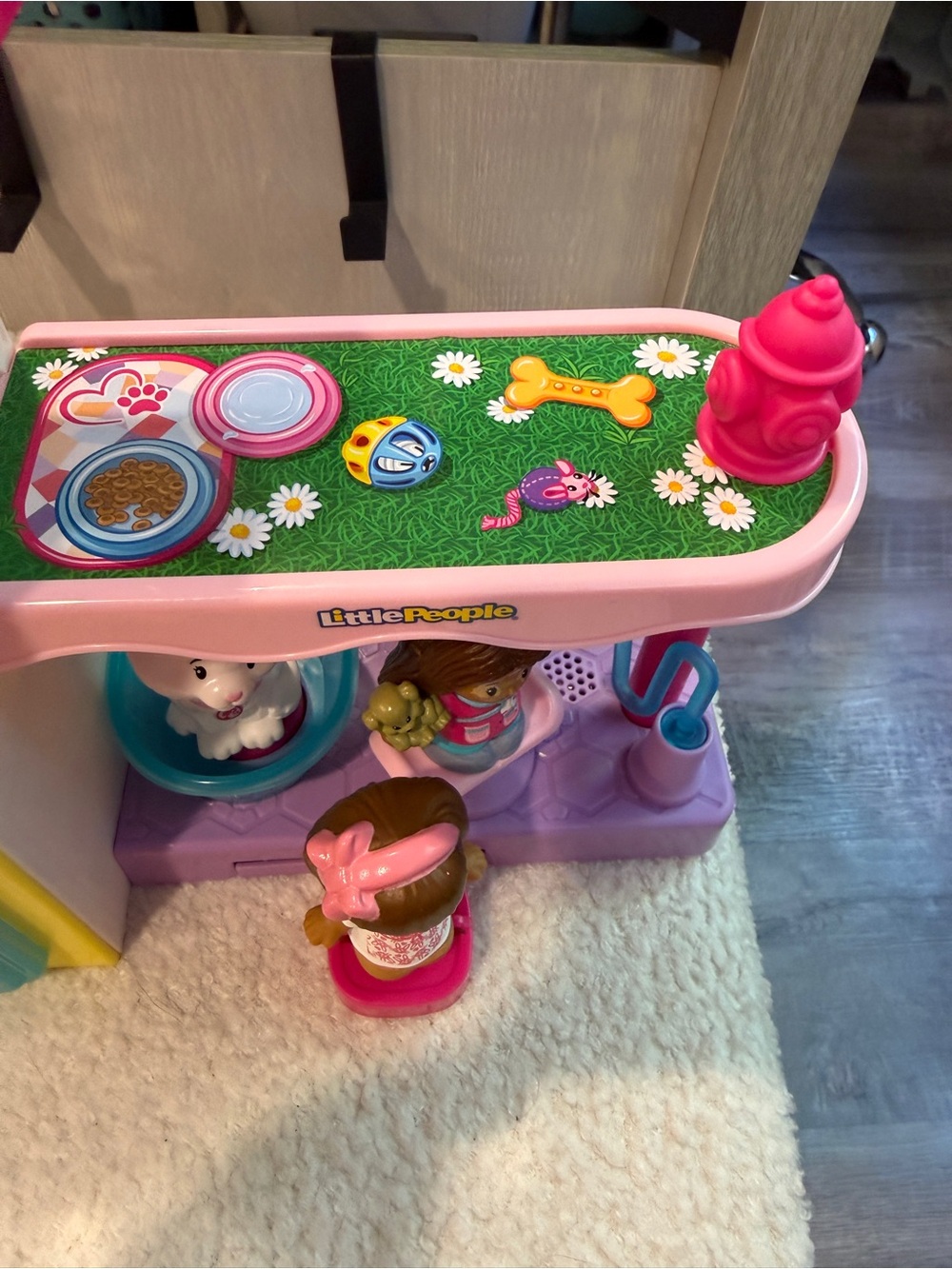 Fisher-Price Little People Pet Grooming Salon Playset Dog Groomer Vet Toy Figure - Picture 6 of 12